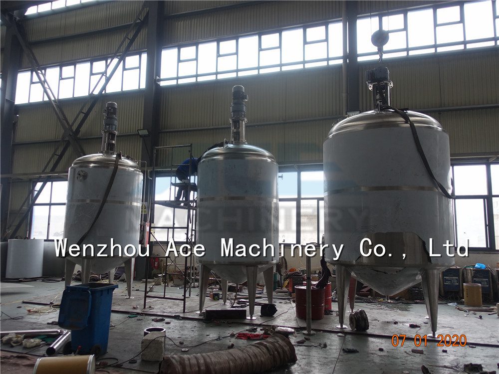 Stainless steel jacketed mixing tanks